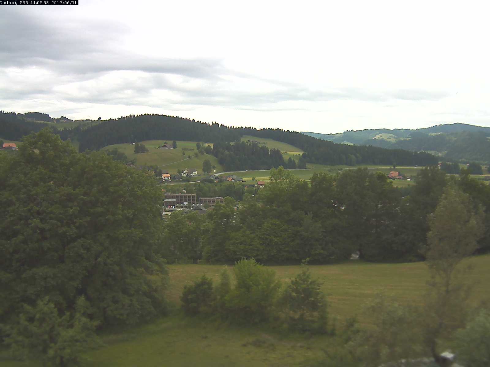 Webcam-Bild: Aussicht vom Dorfberg in Langnau 20120601-110600