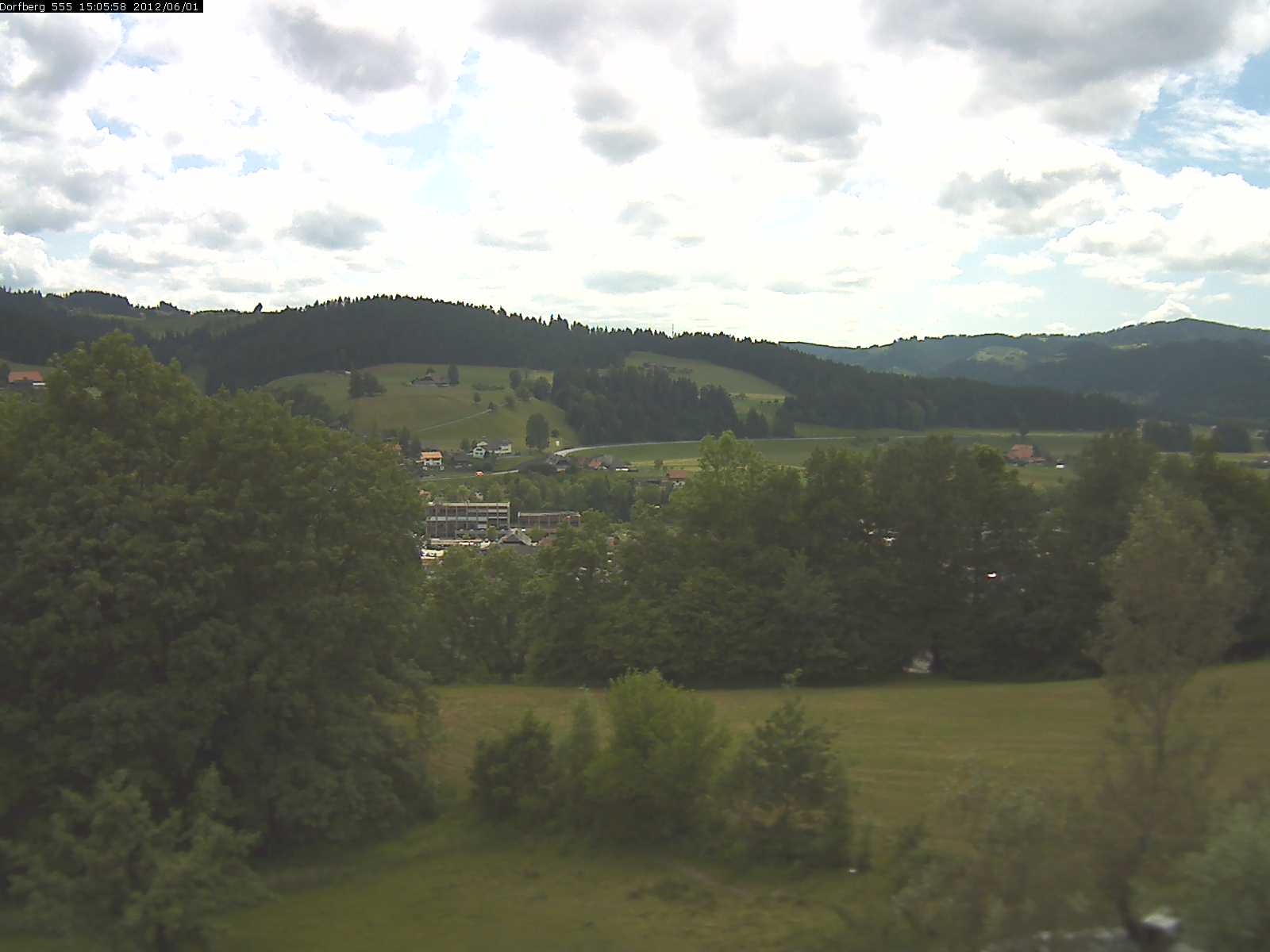 Webcam-Bild: Aussicht vom Dorfberg in Langnau 20120601-150600