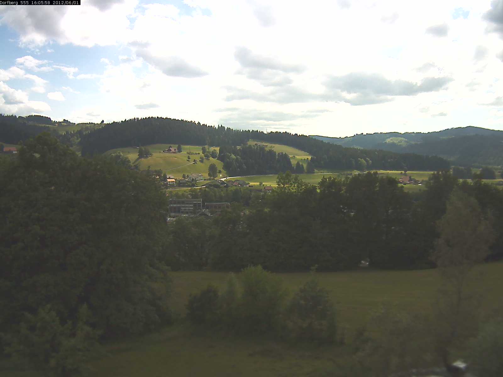 Webcam-Bild: Aussicht vom Dorfberg in Langnau 20120601-160600