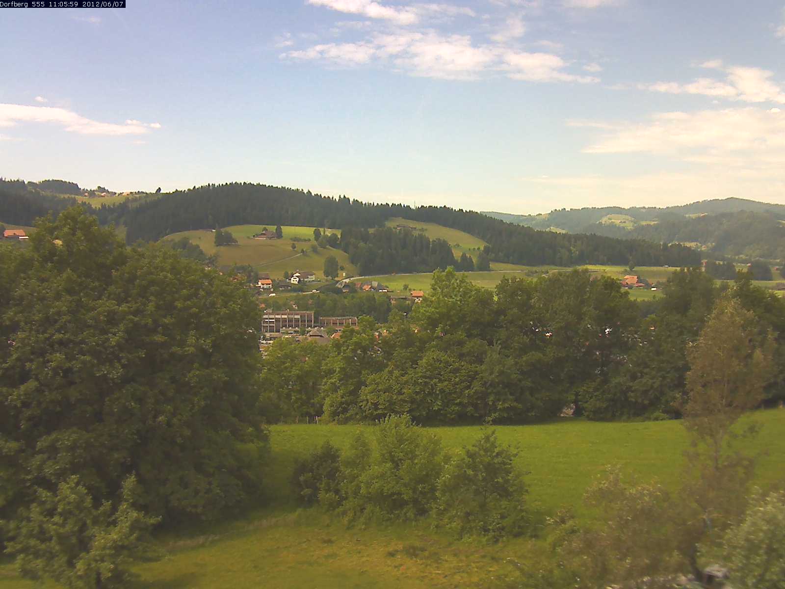 Webcam-Bild: Aussicht vom Dorfberg in Langnau 20120607-110600
