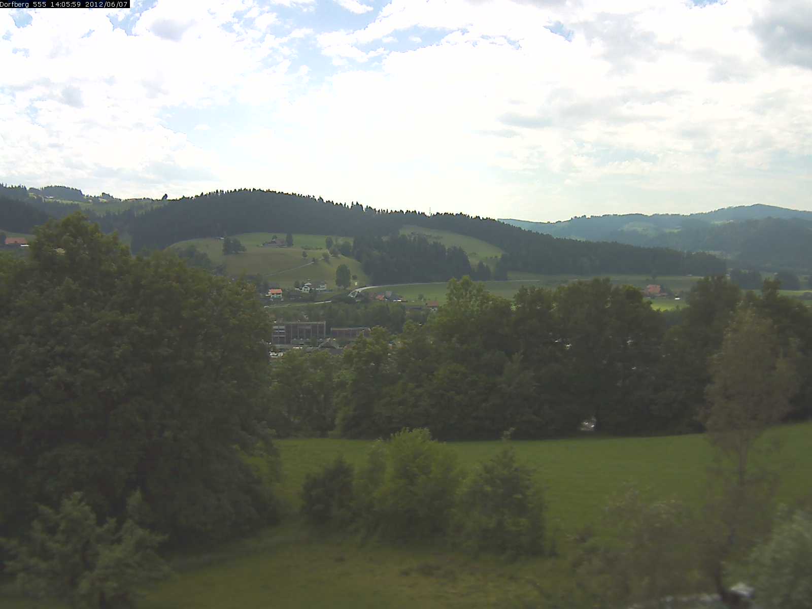 Webcam-Bild: Aussicht vom Dorfberg in Langnau 20120607-140600
