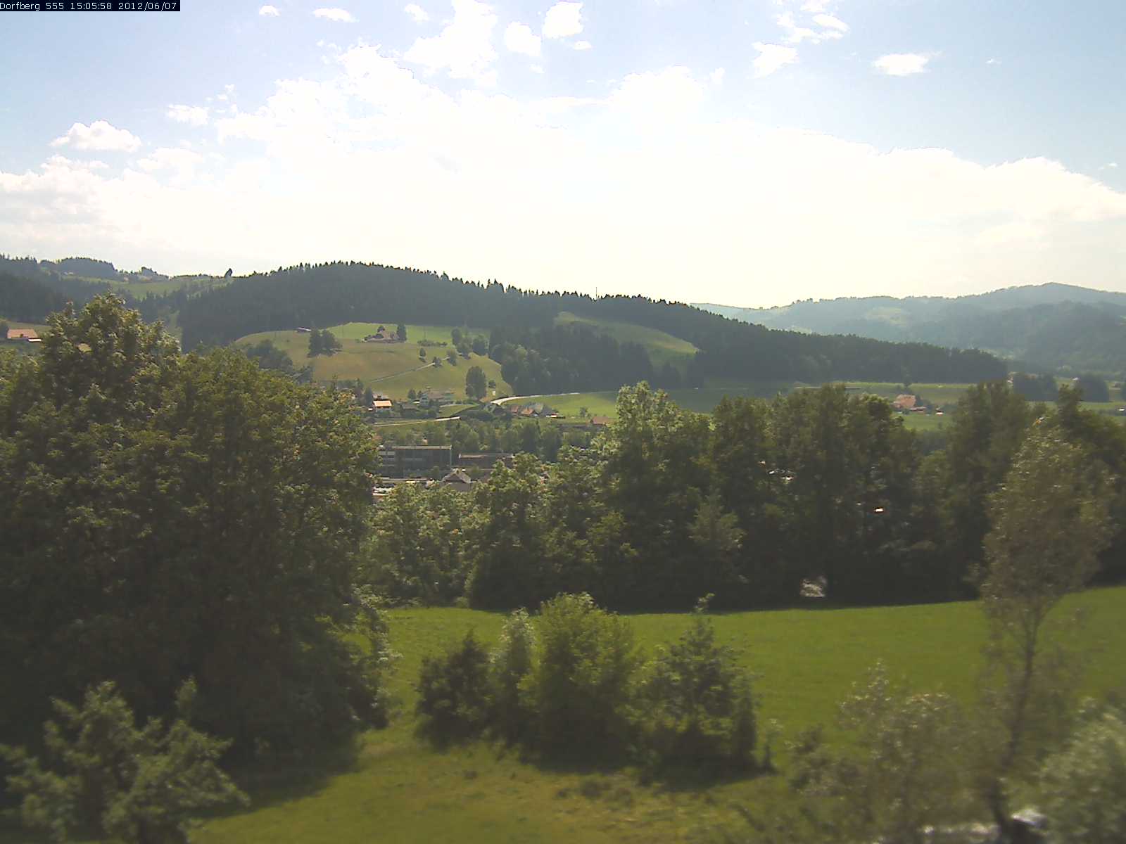 Webcam-Bild: Aussicht vom Dorfberg in Langnau 20120607-150600
