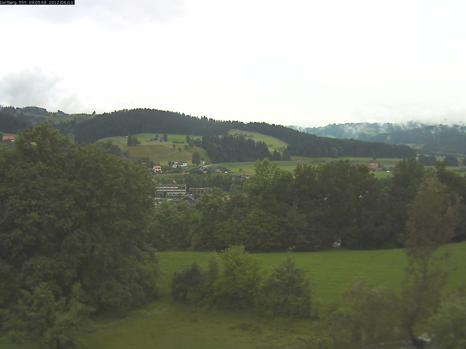 Webcam-Bild: Aussicht vom Dorfberg in Langnau 20120610-090600