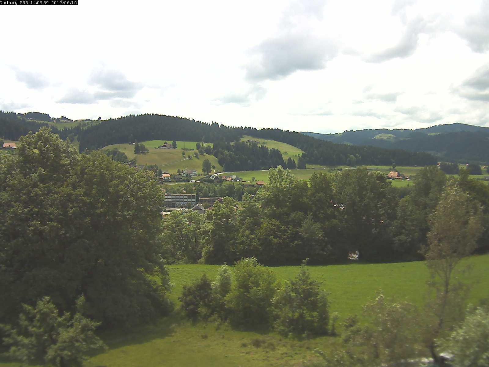 Webcam-Bild: Aussicht vom Dorfberg in Langnau 20120610-140600