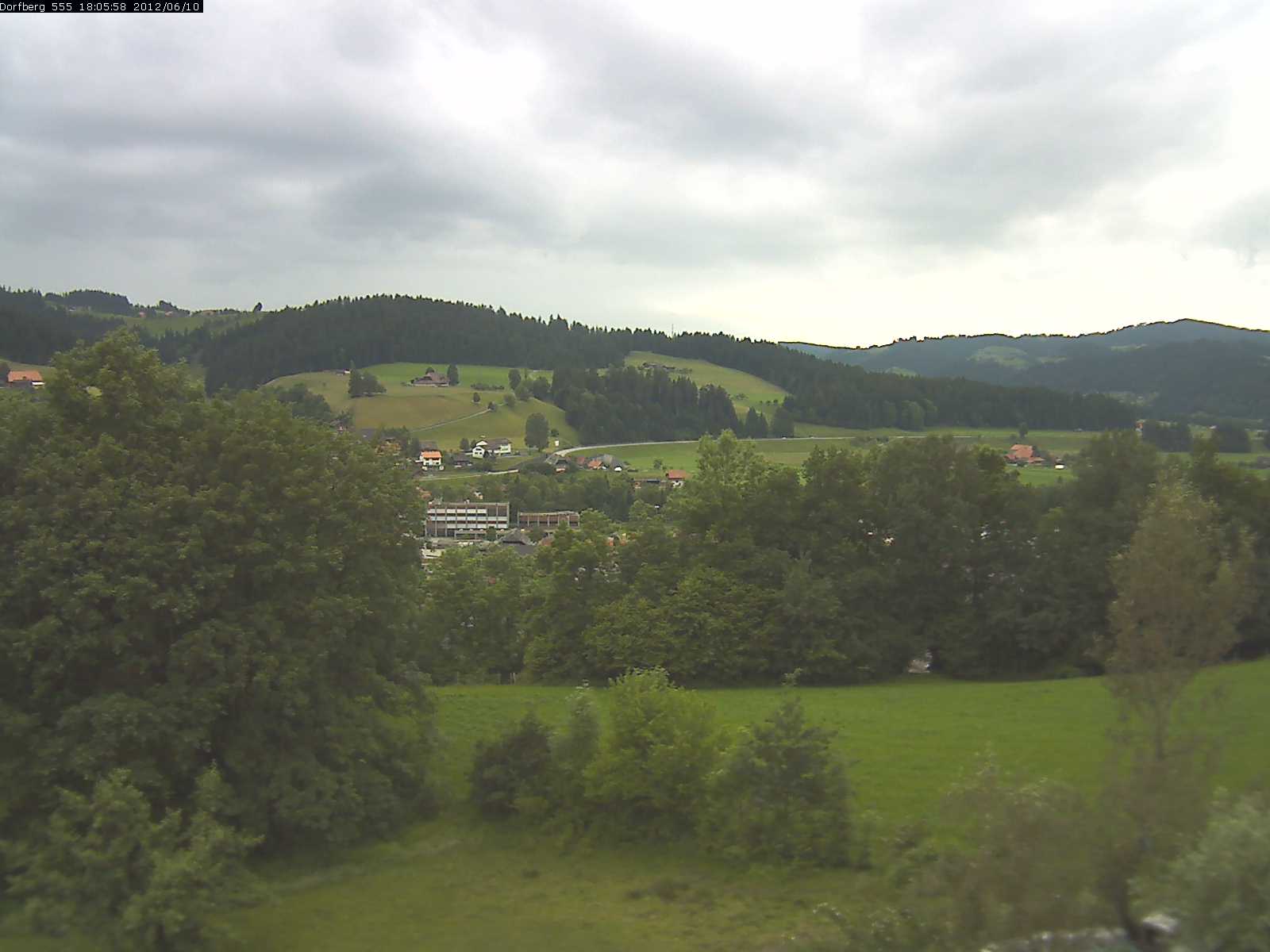 Webcam-Bild: Aussicht vom Dorfberg in Langnau 20120610-180600