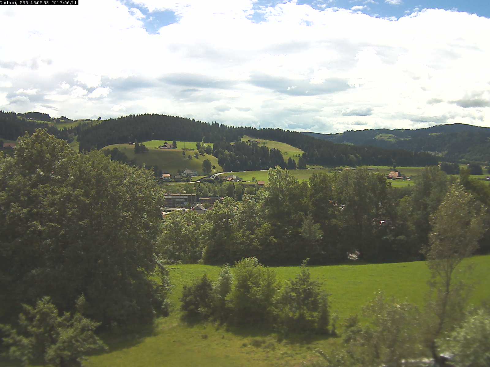 Webcam-Bild: Aussicht vom Dorfberg in Langnau 20120611-150600