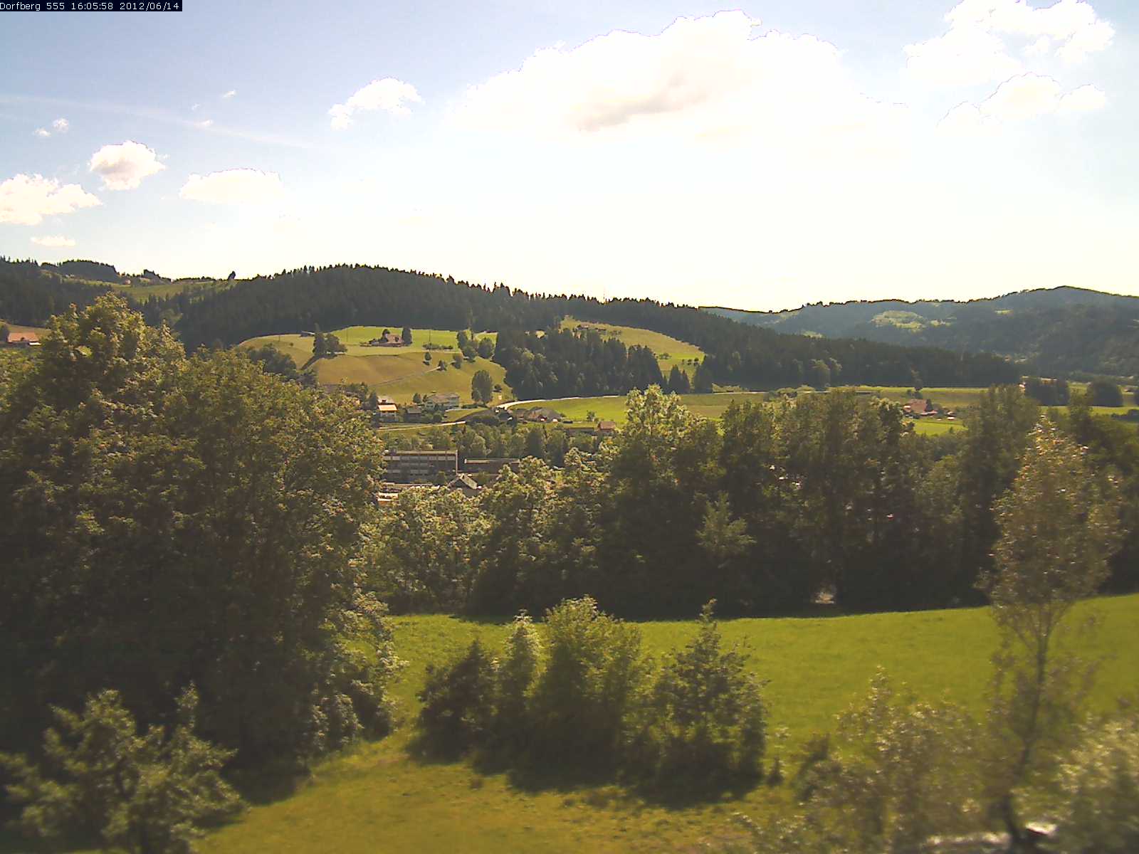Webcam-Bild: Aussicht vom Dorfberg in Langnau 20120614-160600
