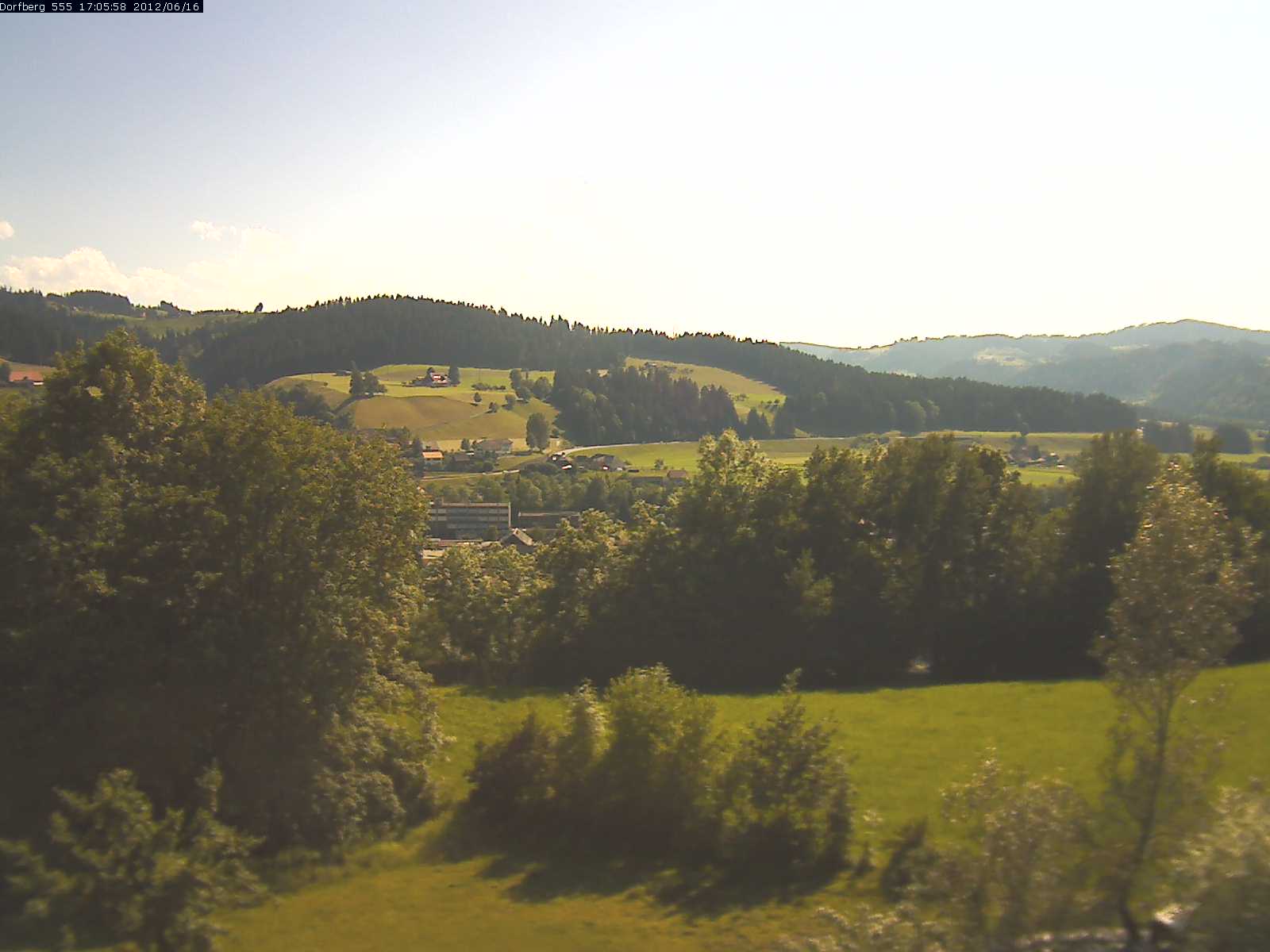 Webcam-Bild: Aussicht vom Dorfberg in Langnau 20120616-170600