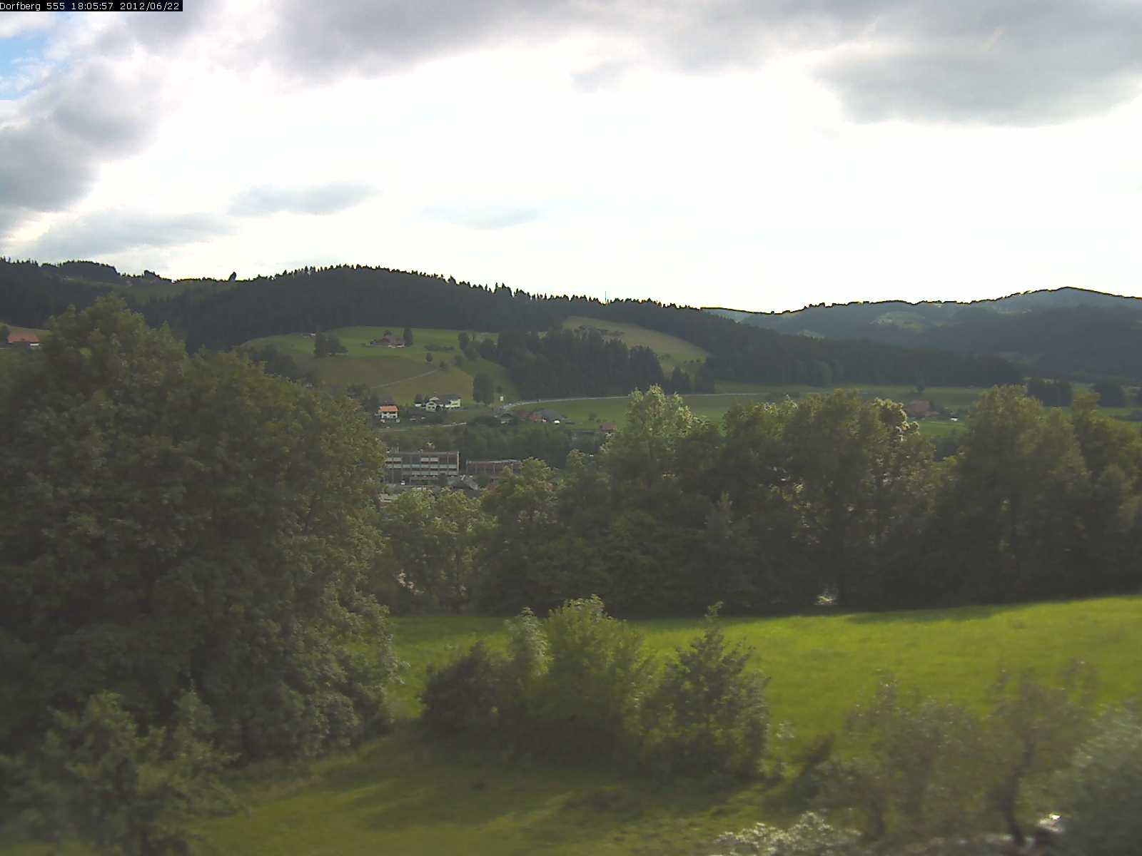 Webcam-Bild: Aussicht vom Dorfberg in Langnau 20120622-180600