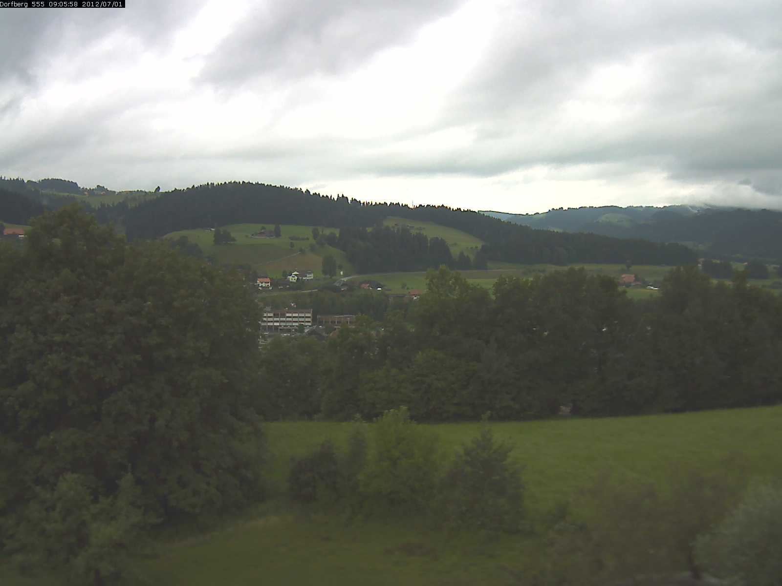 Webcam-Bild: Aussicht vom Dorfberg in Langnau 20120701-090600