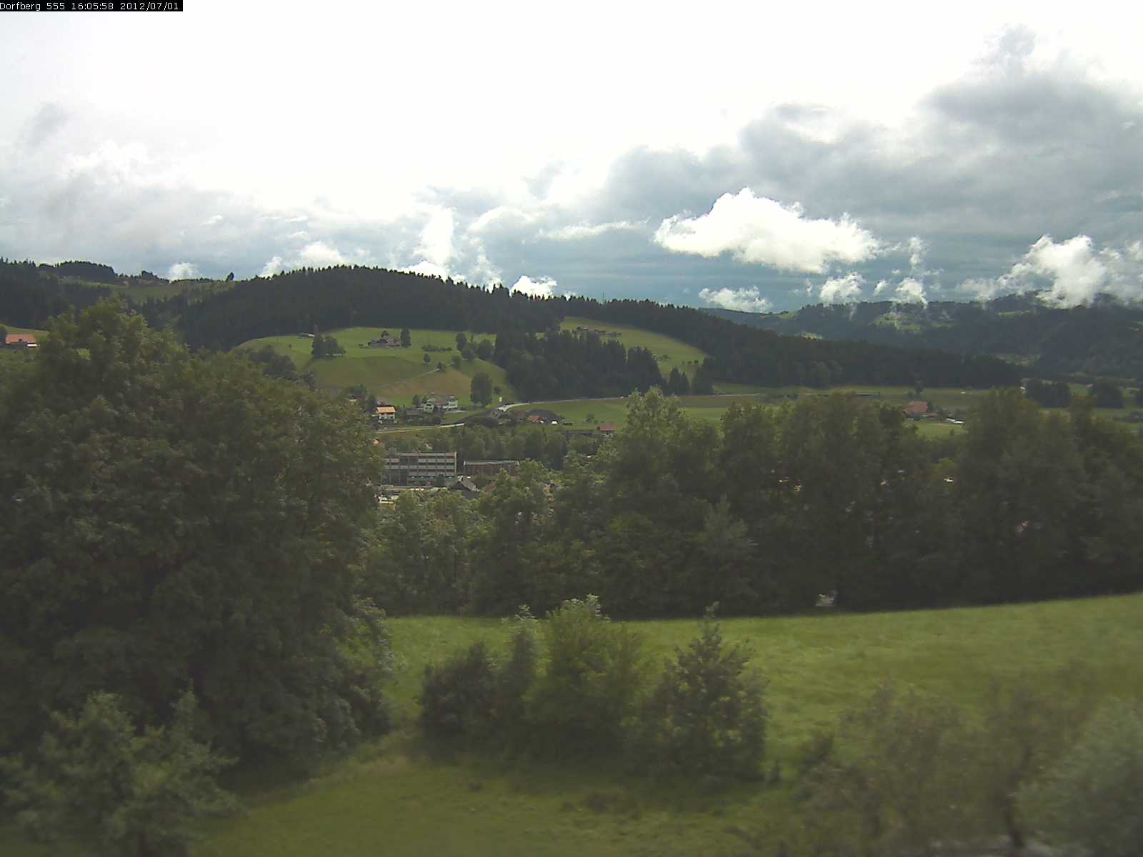 Webcam-Bild: Aussicht vom Dorfberg in Langnau 20120701-160600