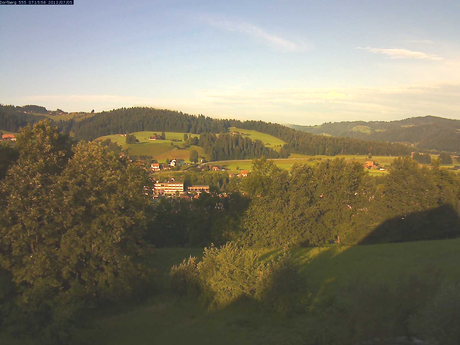 Webcam-Bild: Aussicht vom Dorfberg in Langnau 20120705-071600