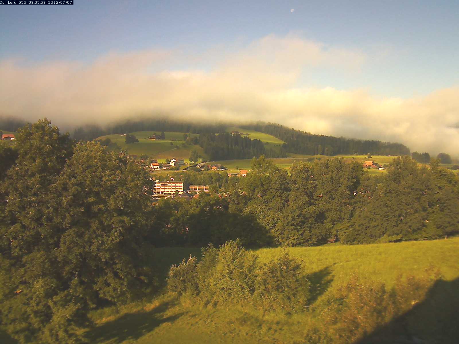Webcam-Bild: Aussicht vom Dorfberg in Langnau 20120707-080600