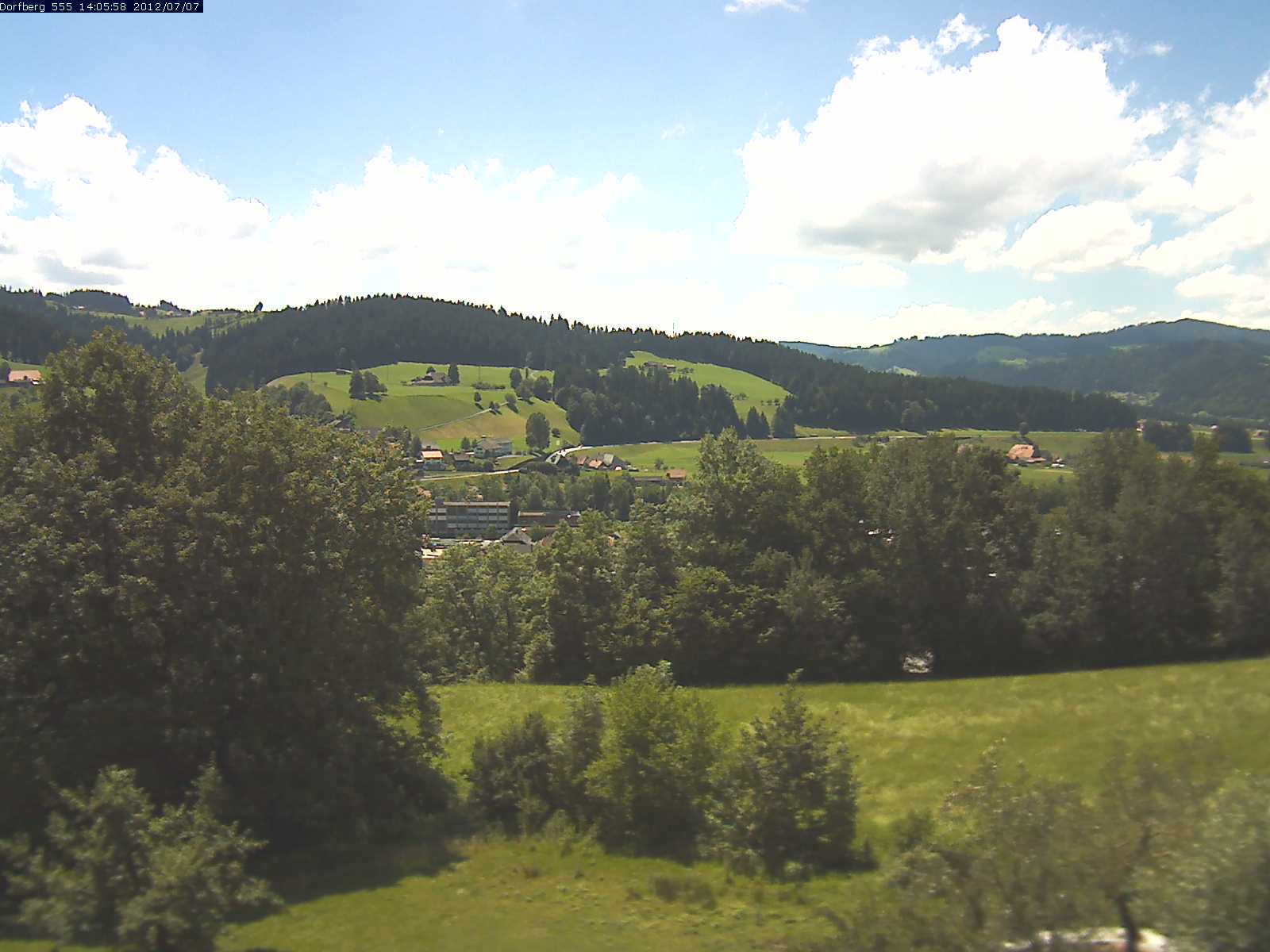 Webcam-Bild: Aussicht vom Dorfberg in Langnau 20120707-140600