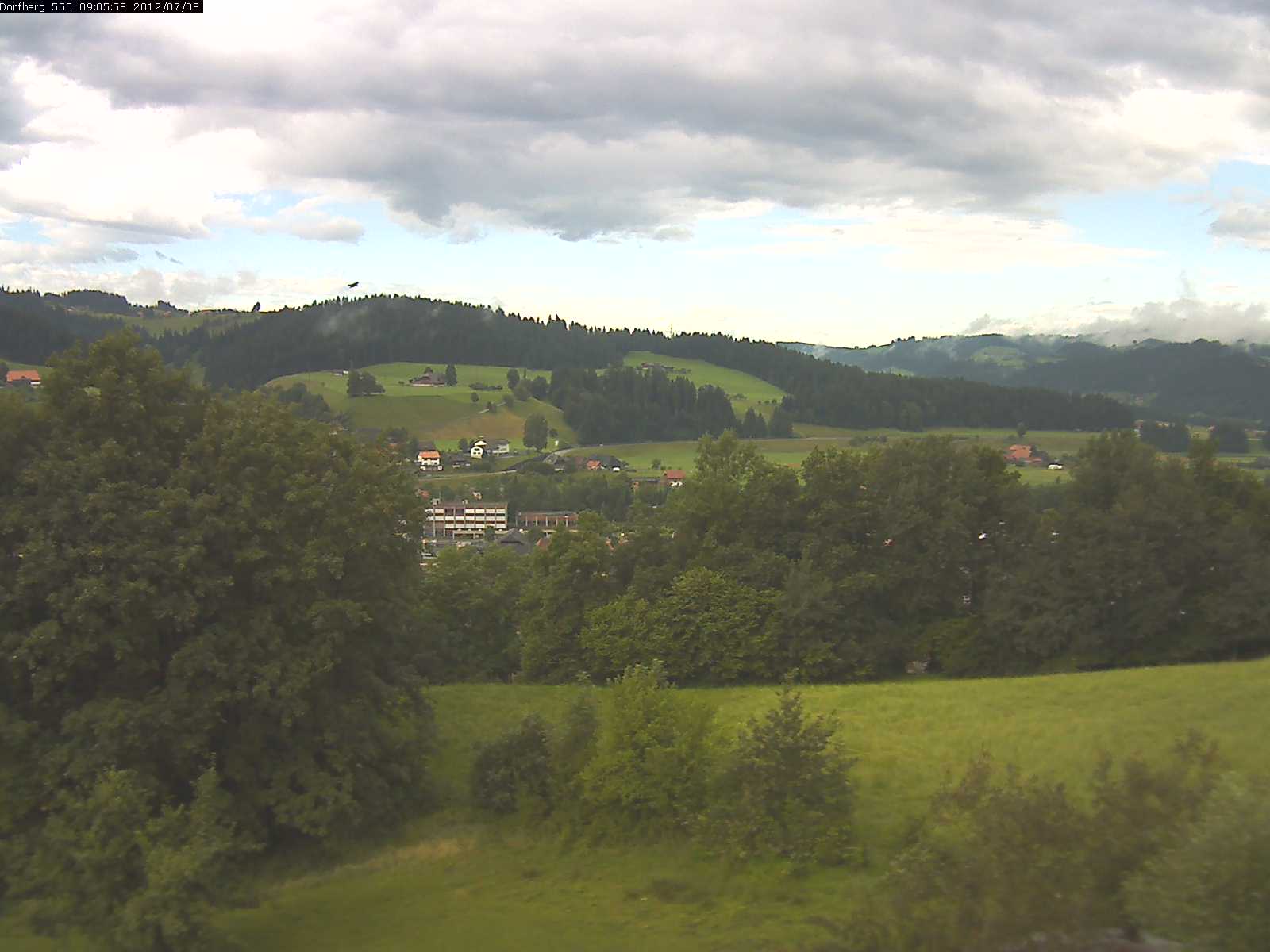 Webcam-Bild: Aussicht vom Dorfberg in Langnau 20120708-090600
