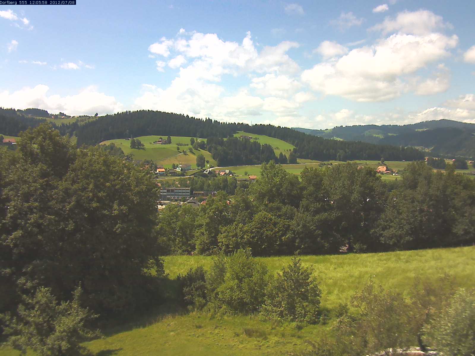 Webcam-Bild: Aussicht vom Dorfberg in Langnau 20120708-120600