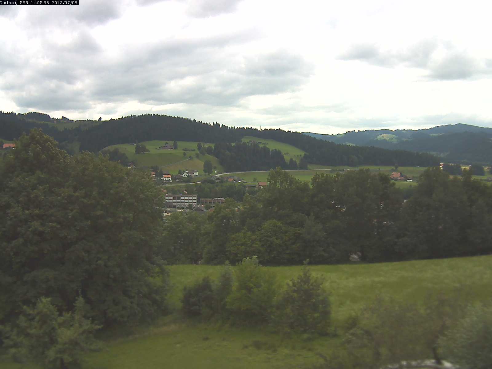 Webcam-Bild: Aussicht vom Dorfberg in Langnau 20120708-140600