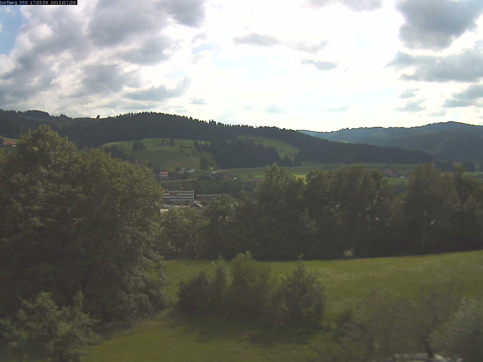 Webcam-Bild: Aussicht vom Dorfberg in Langnau 20120708-170600
