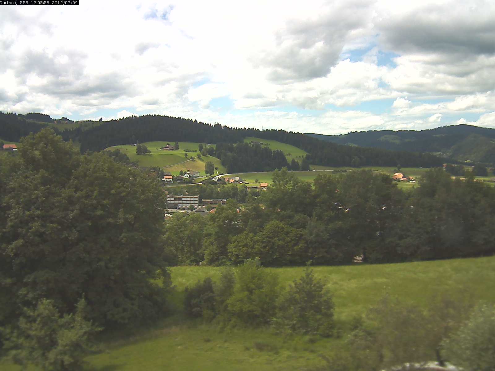 Webcam-Bild: Aussicht vom Dorfberg in Langnau 20120709-120600