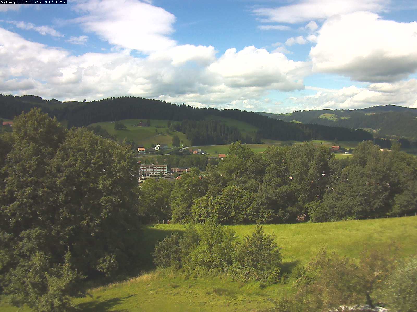 Webcam-Bild: Aussicht vom Dorfberg in Langnau 20120712-100600