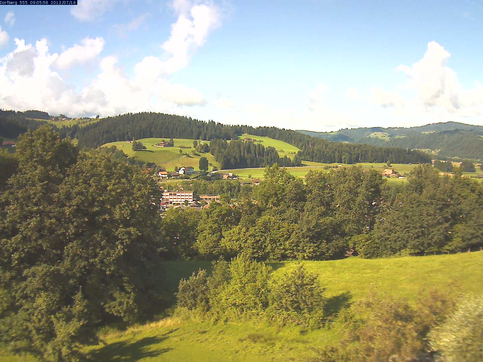 Webcam-Bild: Aussicht vom Dorfberg in Langnau 20120716-090600