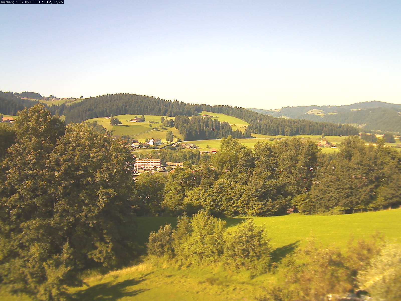 Webcam-Bild: Aussicht vom Dorfberg in Langnau 20120726-090600