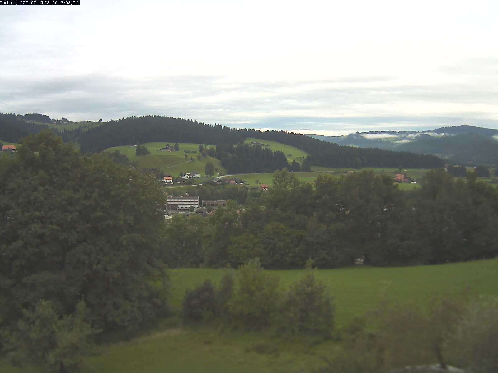 Webcam-Bild: Aussicht vom Dorfberg in Langnau 20120806-071600