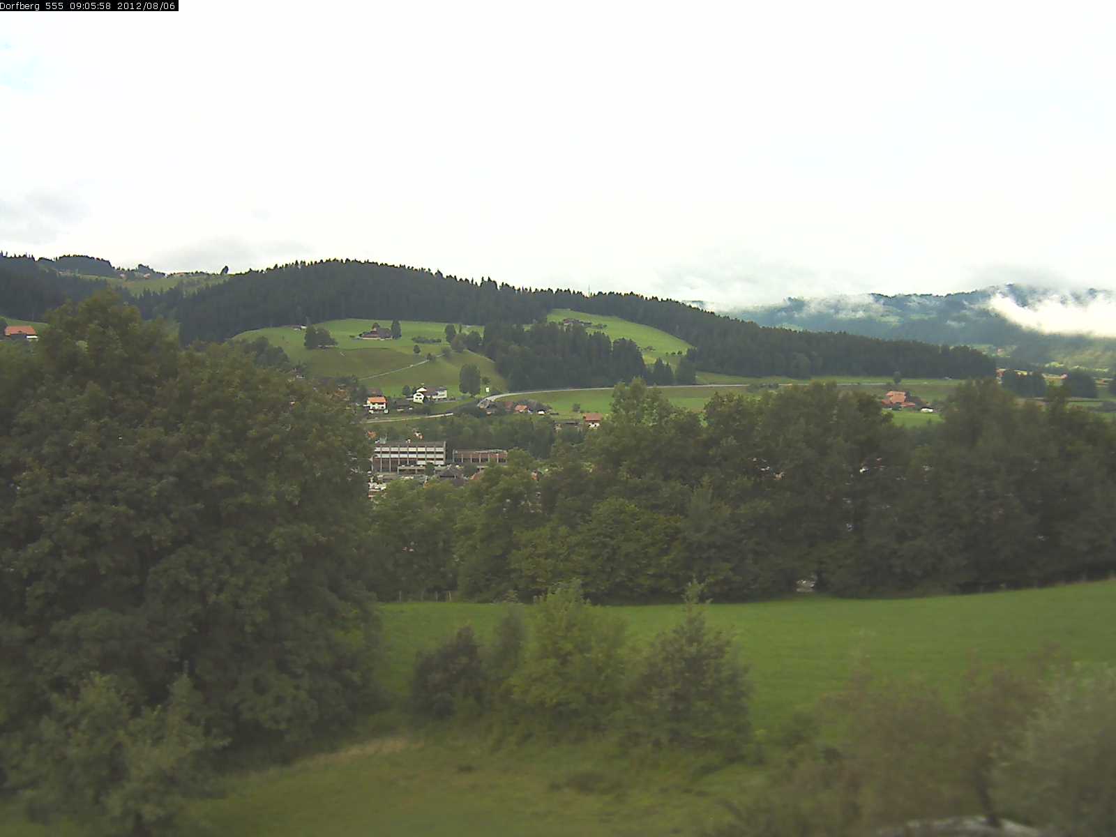 Webcam-Bild: Aussicht vom Dorfberg in Langnau 20120806-090600