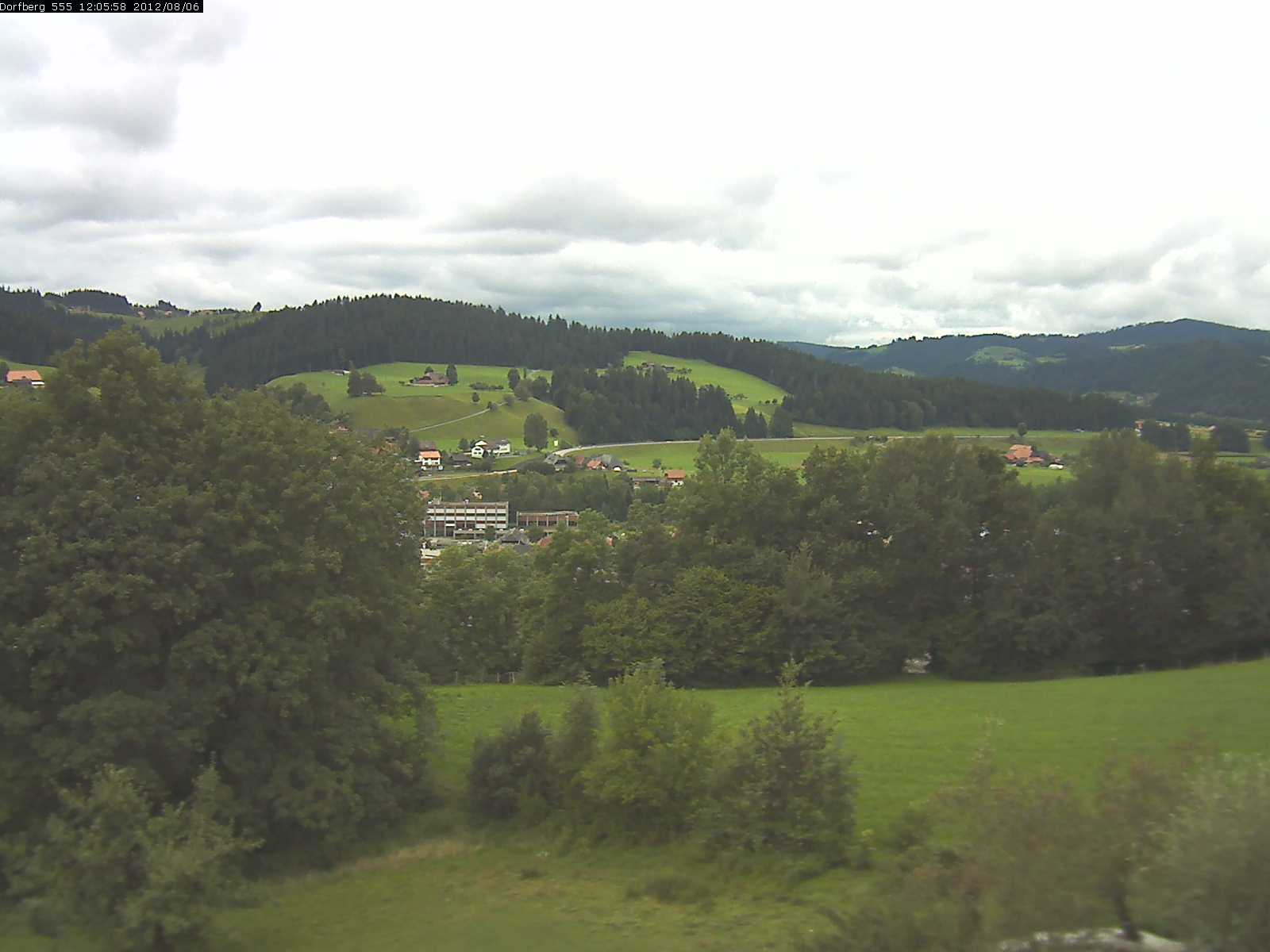 Webcam-Bild: Aussicht vom Dorfberg in Langnau 20120806-120600