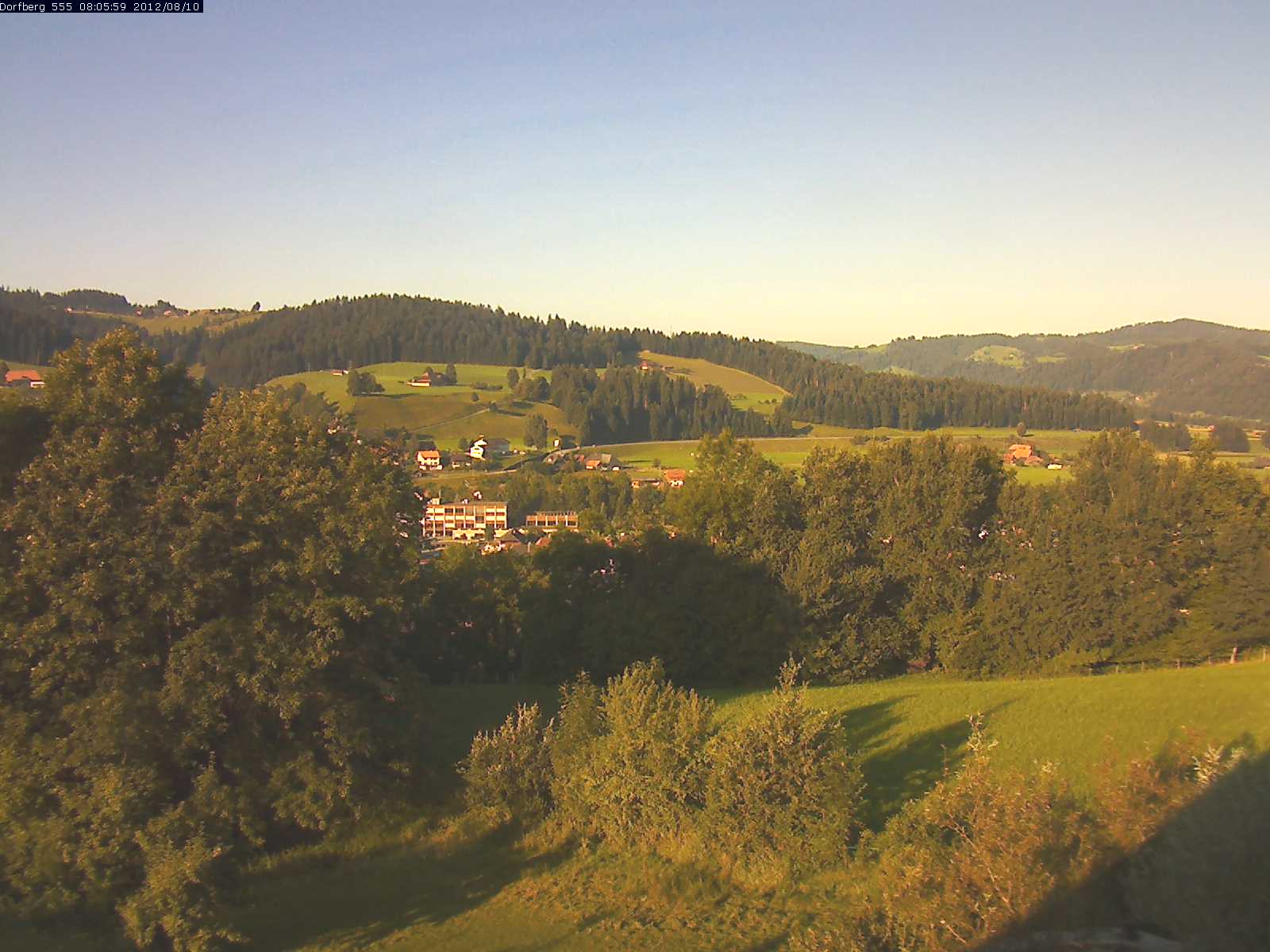 Webcam-Bild: Aussicht vom Dorfberg in Langnau 20120810-080600