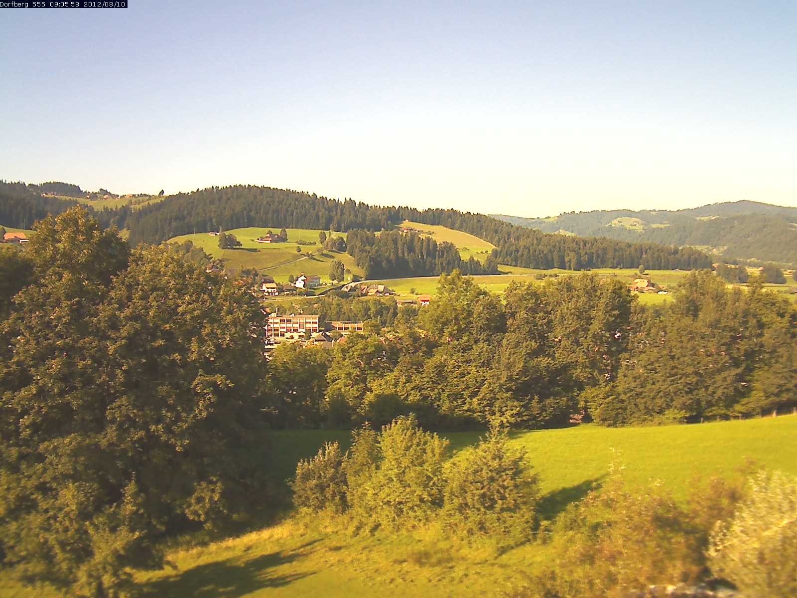 Webcam-Bild: Aussicht vom Dorfberg in Langnau 20120810-090600