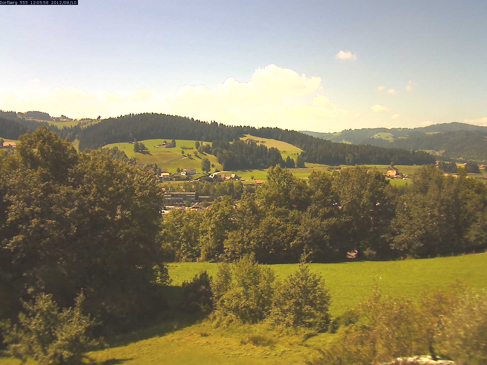 Webcam-Bild: Aussicht vom Dorfberg in Langnau 20120810-120600