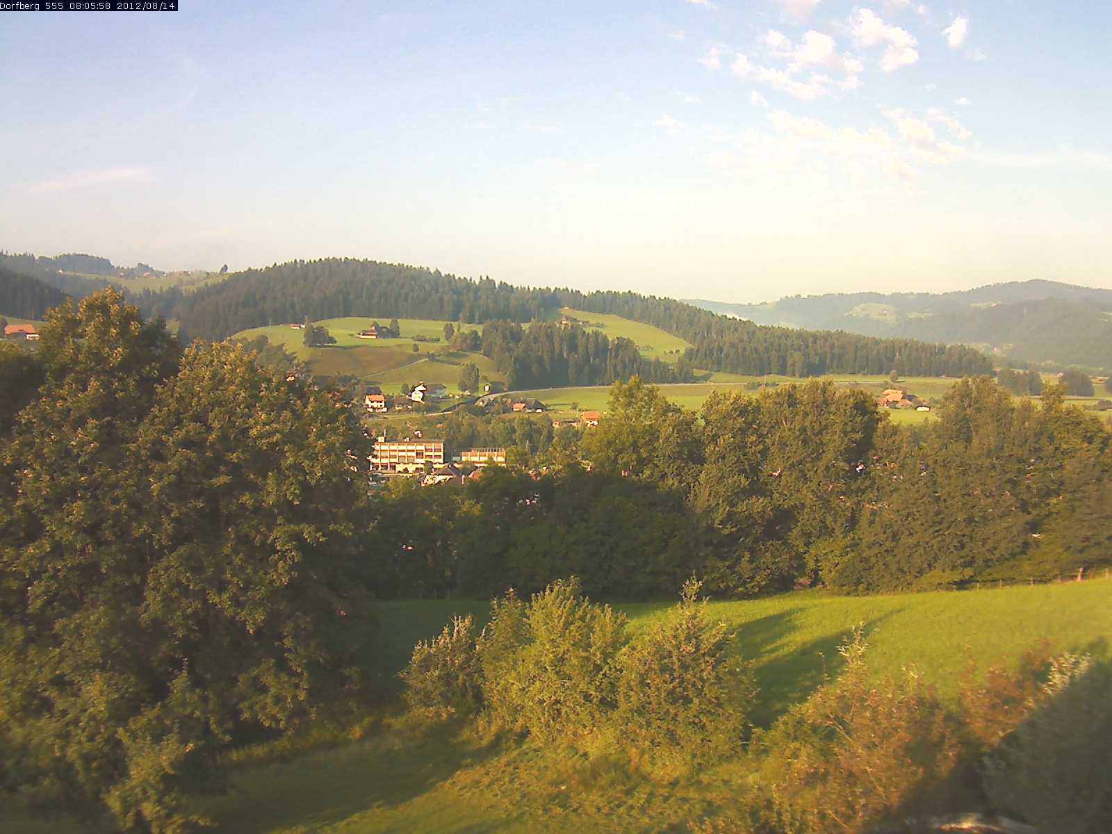 Webcam-Bild: Aussicht vom Dorfberg in Langnau 20120814-080600