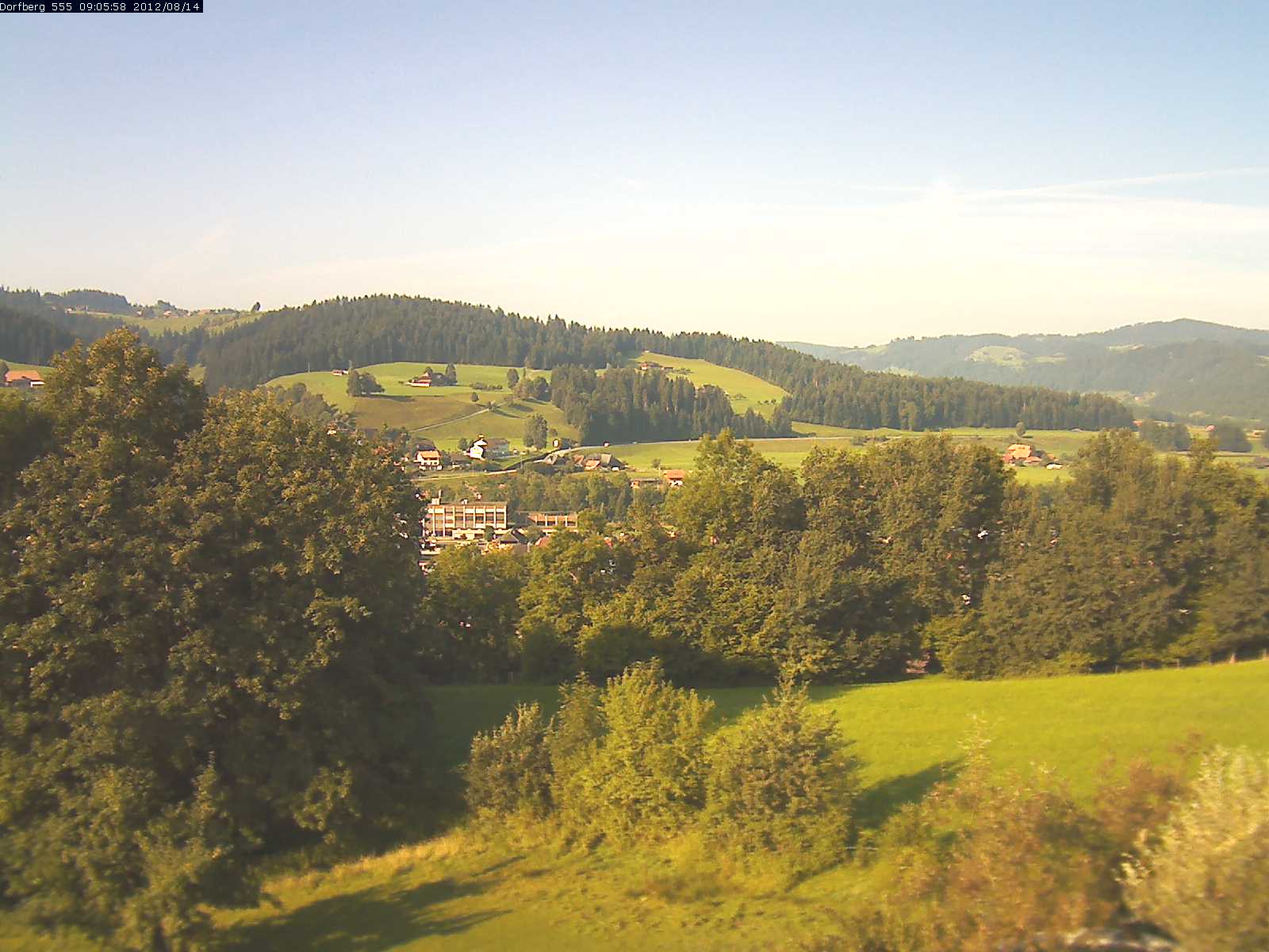 Webcam-Bild: Aussicht vom Dorfberg in Langnau 20120814-090600