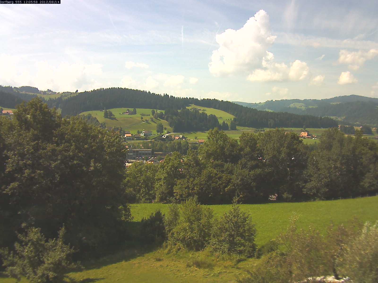 Webcam-Bild: Aussicht vom Dorfberg in Langnau 20120814-120600