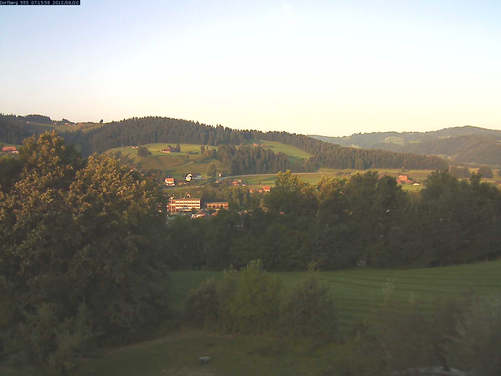 Webcam-Bild: Aussicht vom Dorfberg in Langnau 20120820-071600