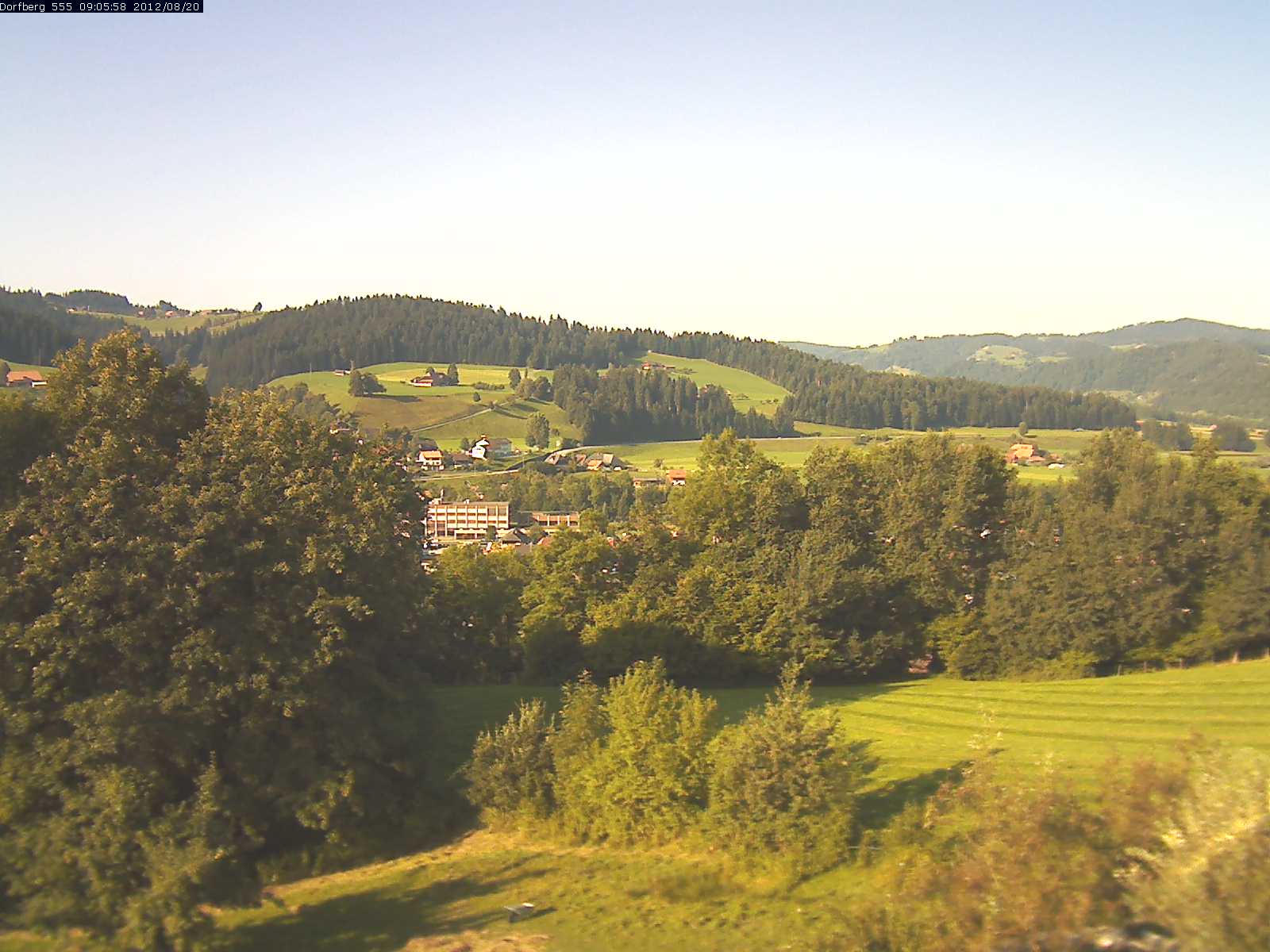 Webcam-Bild: Aussicht vom Dorfberg in Langnau 20120820-090600