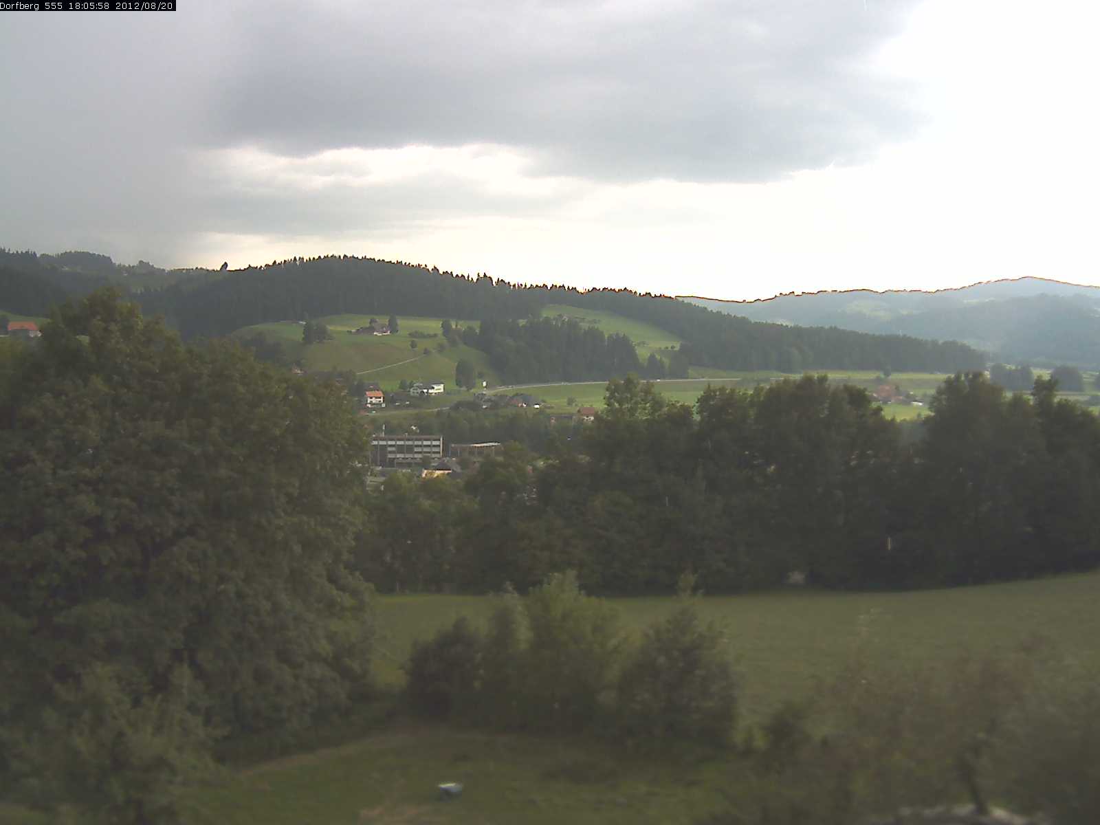 Webcam-Bild: Aussicht vom Dorfberg in Langnau 20120820-180600