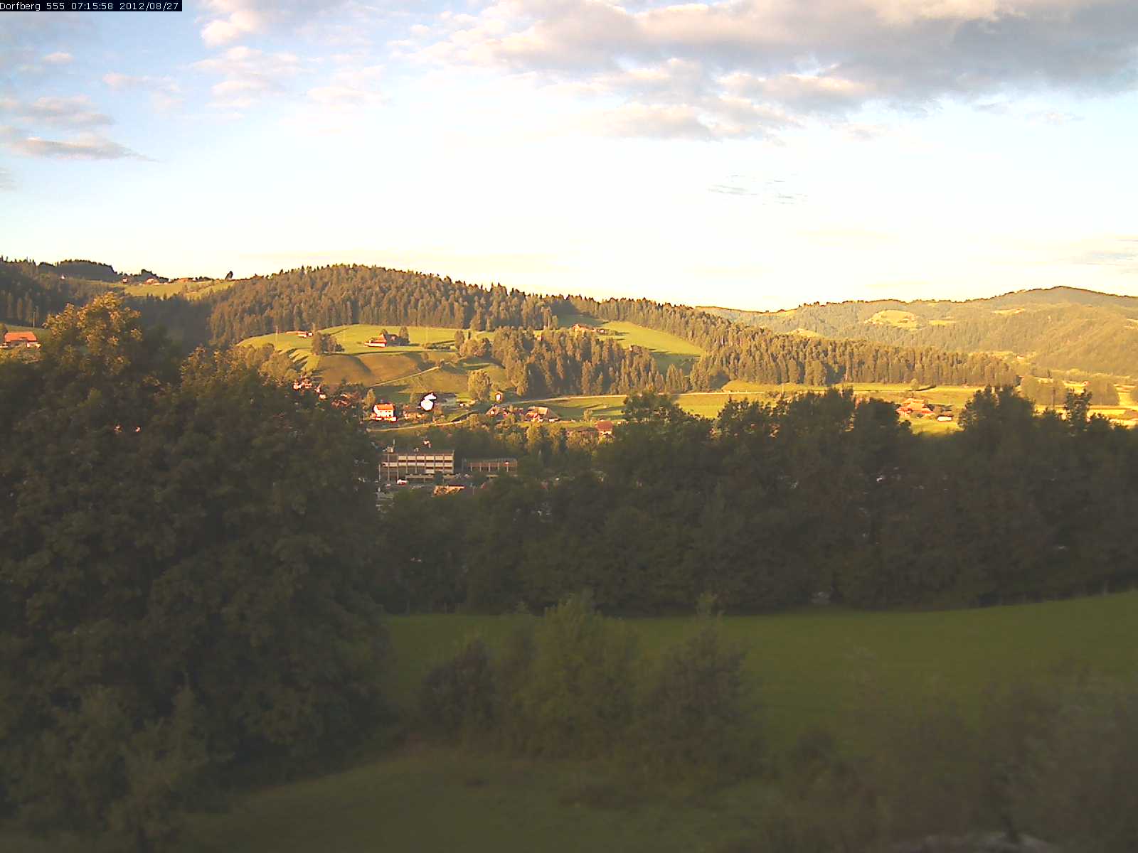 Webcam-Bild: Aussicht vom Dorfberg in Langnau 20120827-071600