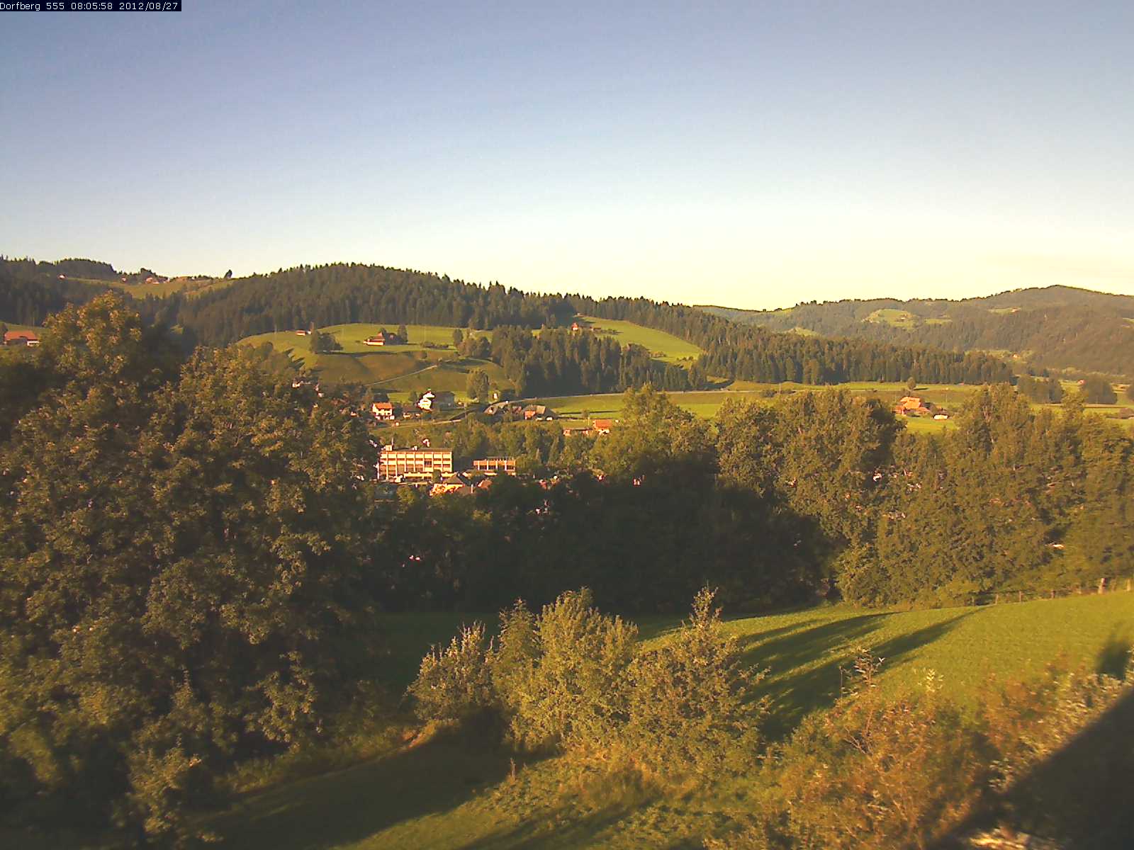Webcam-Bild: Aussicht vom Dorfberg in Langnau 20120827-080600