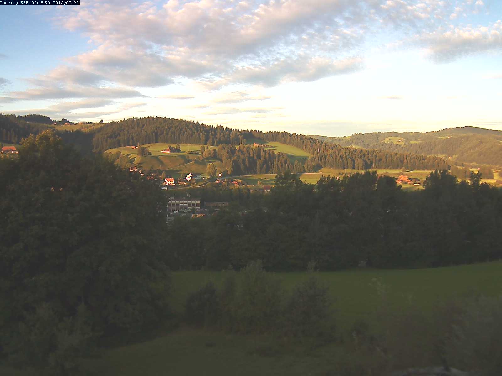 Webcam-Bild: Aussicht vom Dorfberg in Langnau 20120828-071600