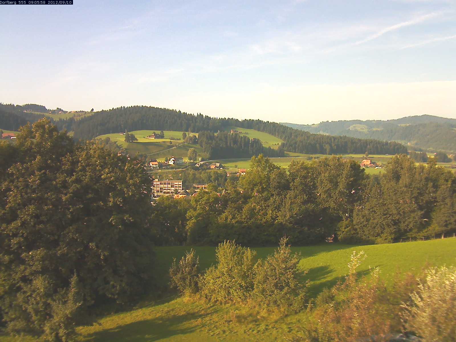 Webcam-Bild: Aussicht vom Dorfberg in Langnau 20120910-090600