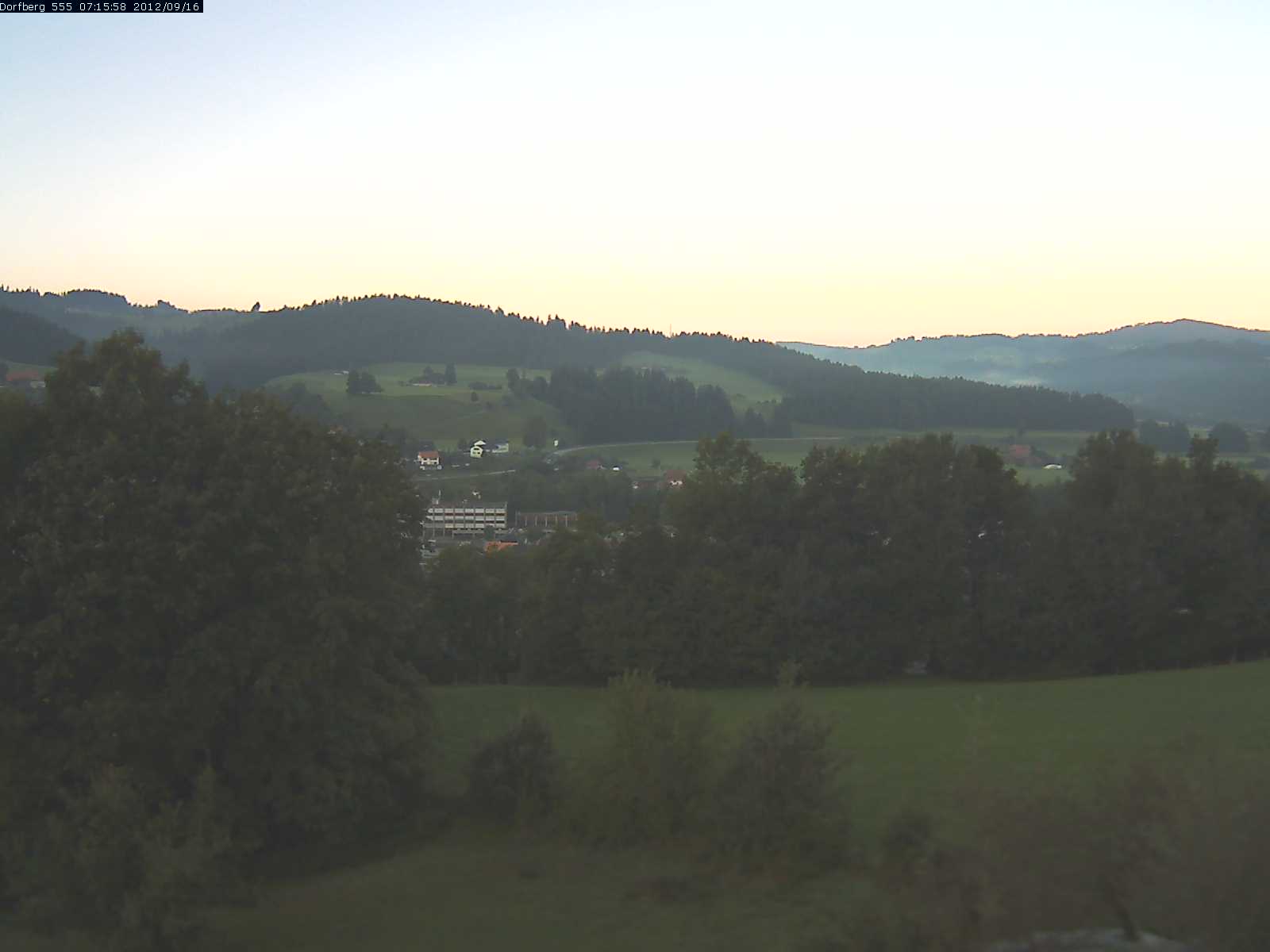 Webcam-Bild: Aussicht vom Dorfberg in Langnau 20120916-071600