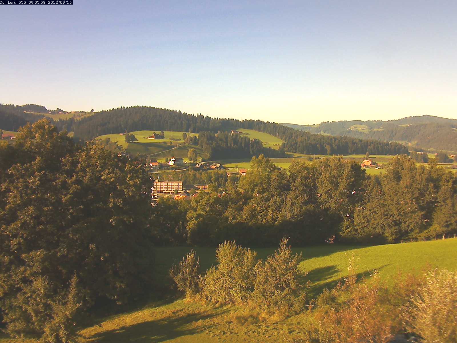 Webcam-Bild: Aussicht vom Dorfberg in Langnau 20120916-090600