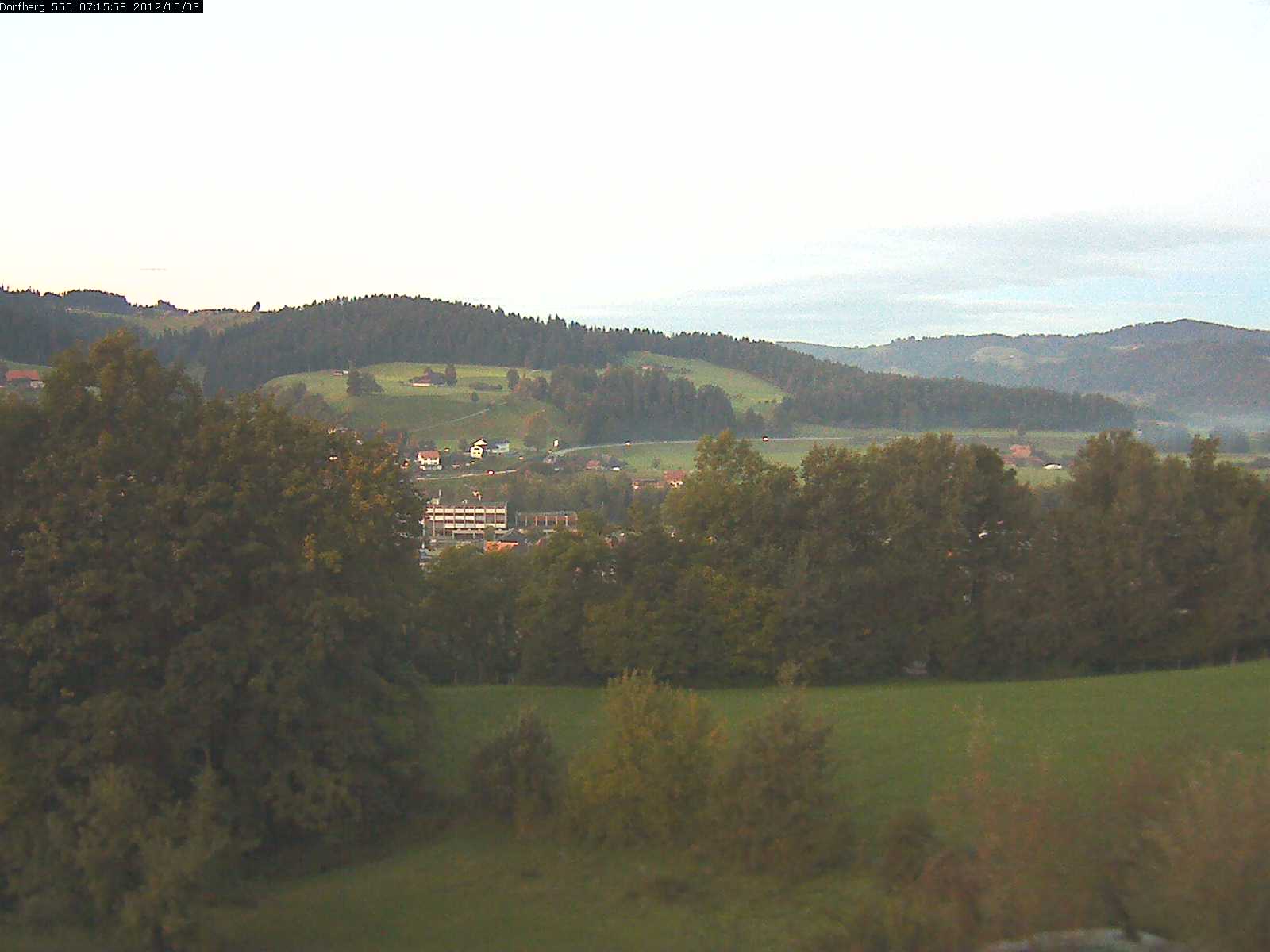 Webcam-Bild: Aussicht vom Dorfberg in Langnau 20121003-071600