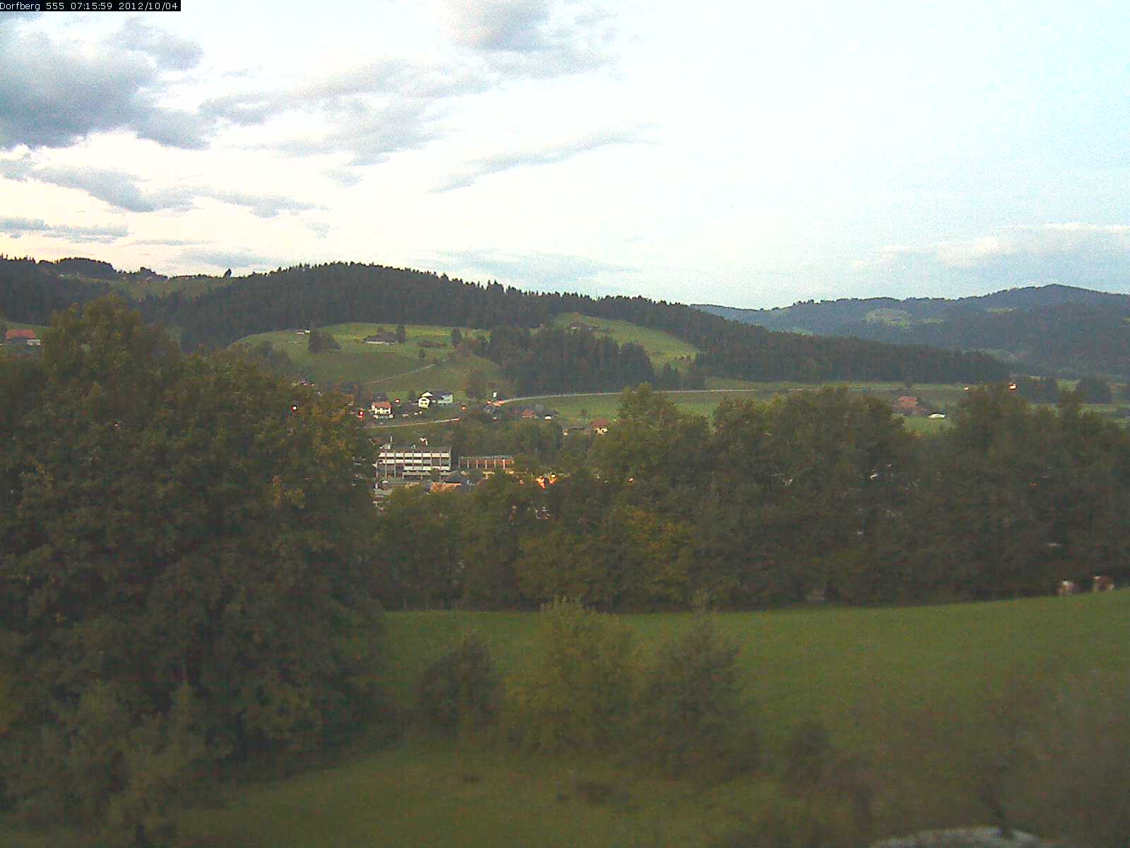 Webcam-Bild: Aussicht vom Dorfberg in Langnau 20121004-071600