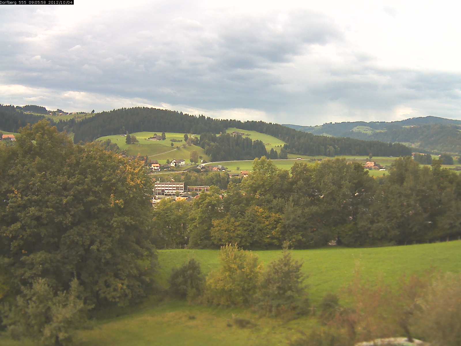 Webcam-Bild: Aussicht vom Dorfberg in Langnau 20121004-090600