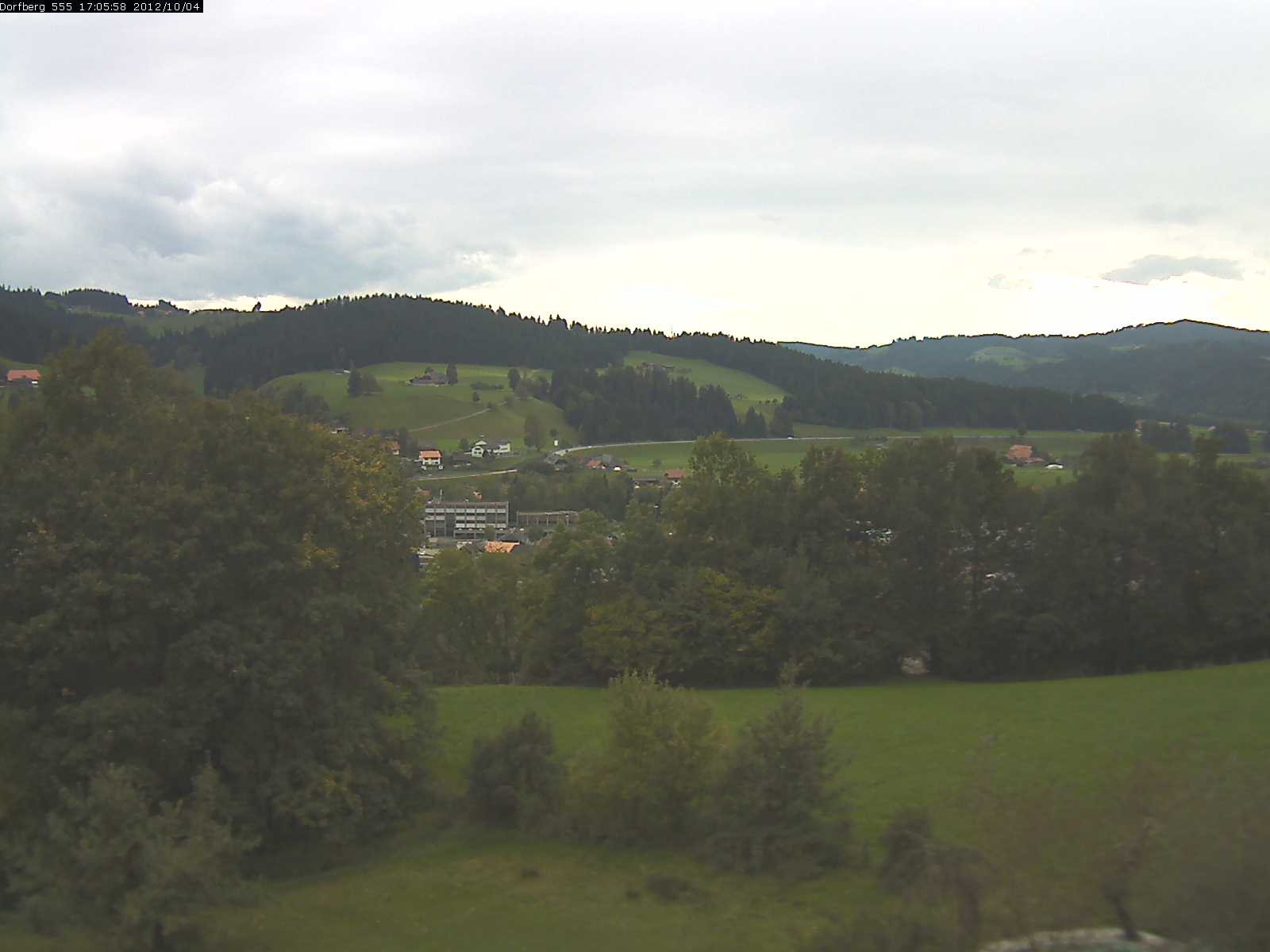 Webcam-Bild: Aussicht vom Dorfberg in Langnau 20121004-170600