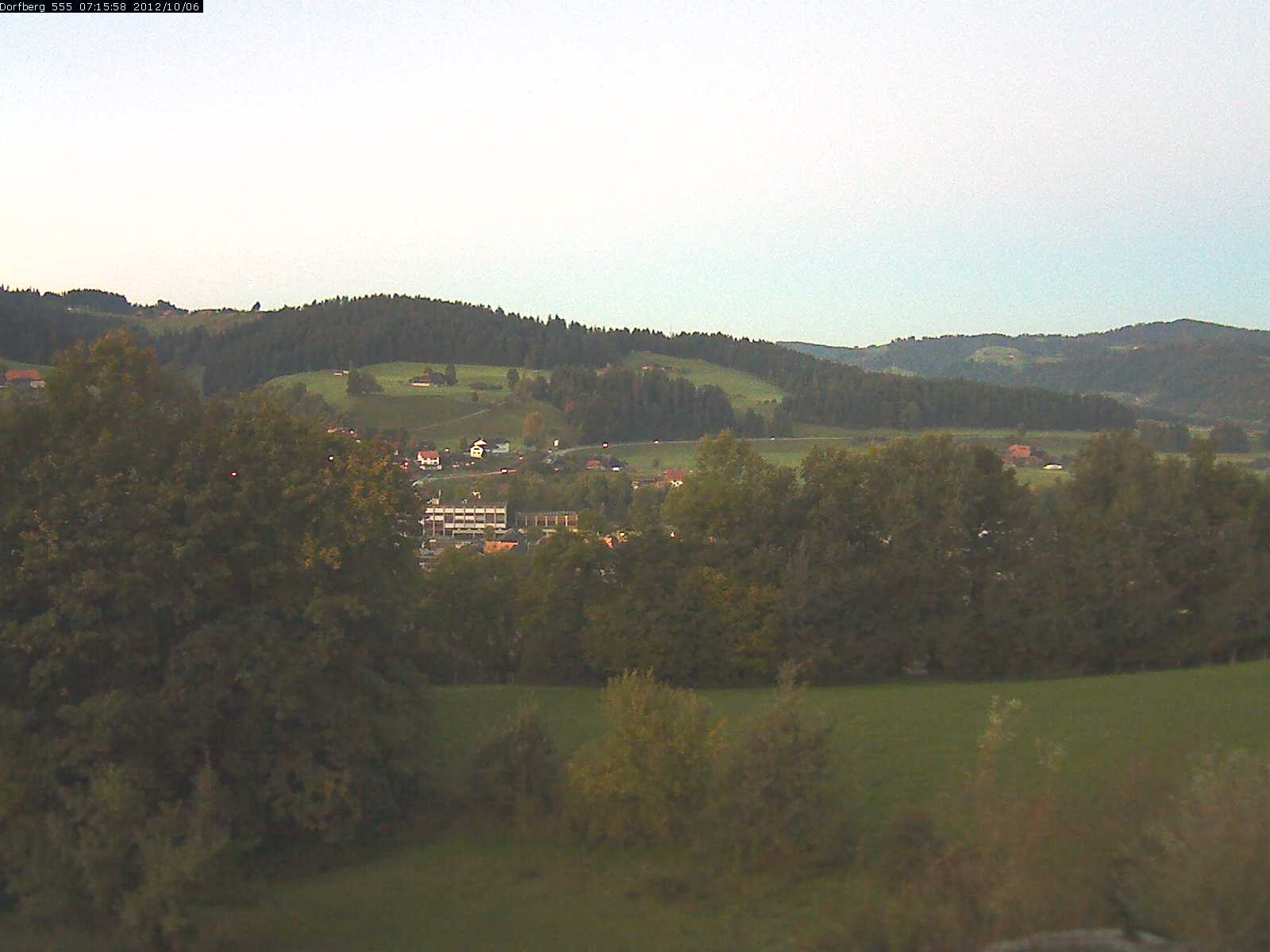 Webcam-Bild: Aussicht vom Dorfberg in Langnau 20121006-071600