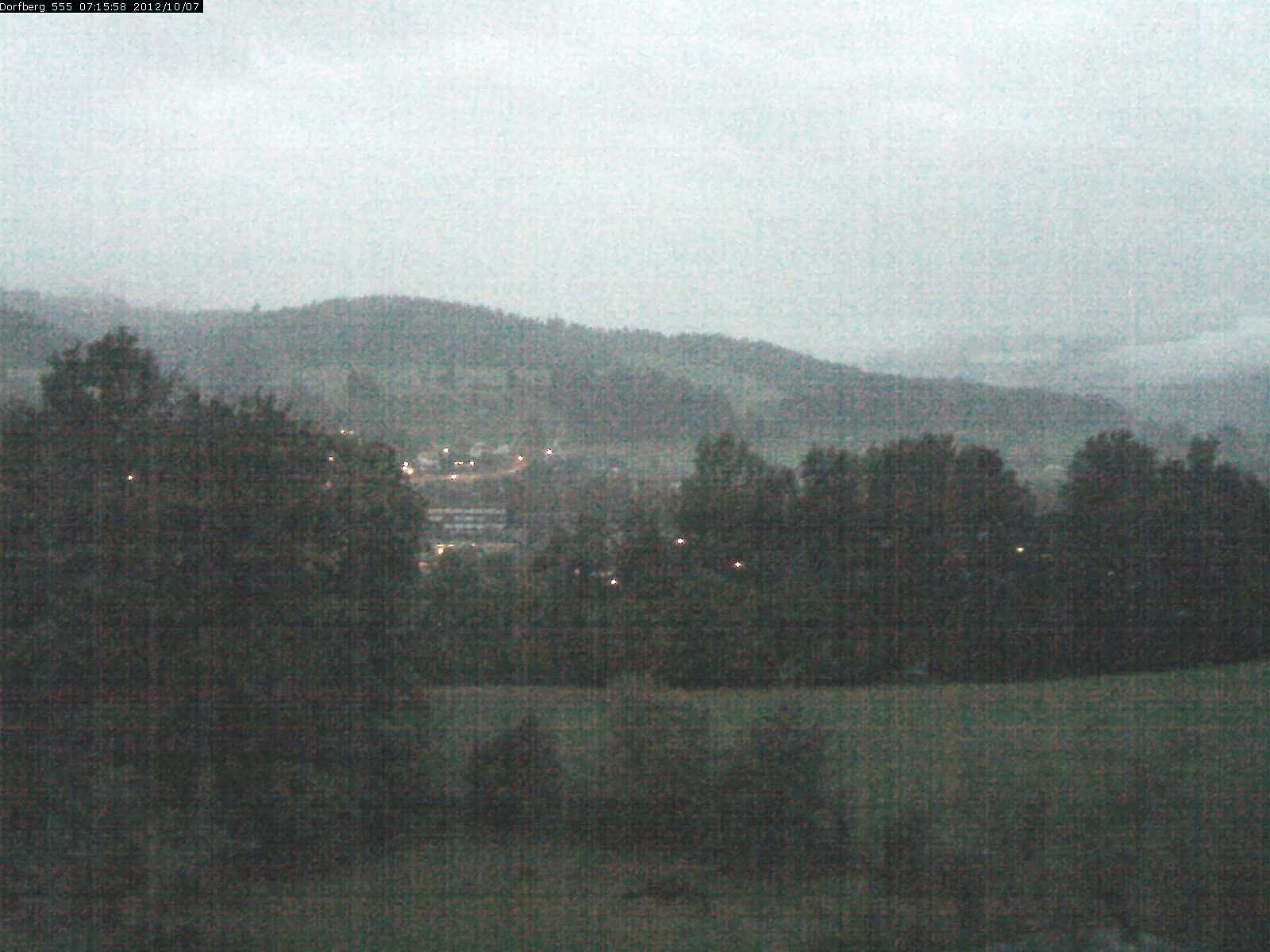 Webcam-Bild: Aussicht vom Dorfberg in Langnau 20121007-071600